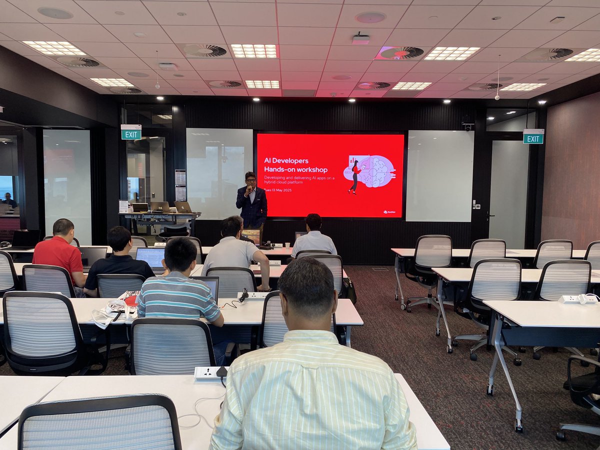 danieloh30's tweet image. Java for AI hands-on lab starts in a lovely city, Singapore #java4ai #redhatdeveloper #quarkus #openshiftai