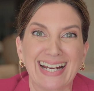 Black hole sun
Won't you come
And wash away the rain
Black hole sun
Won't you come
won't you come