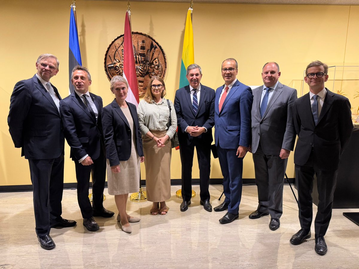 LithuaniaUNNY's tweet image. 🇱🇹PR @rytispaulauska opened exhibition co-organized w/🇪🇪🇱🇻&supported by🇪🇺🇺🇦🇷🇴🇲🇩🇫🇮,highlighting the Baltic States’ traumas of WW2&journey to🇺🇳membership—a powerful story of resilience.For Baltic States WW2 ended in the 90s,when independence was restored&all Soviet troops withdrew.
