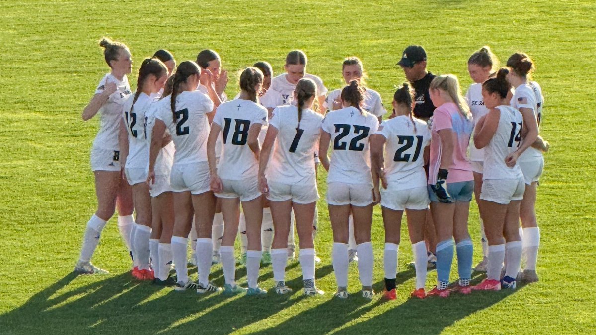 Lady Thunder Soccer (@lthundersoccer) on Twitter photo ⚽️⚽️Varsity Girls Soccer⚽️⚽️
SJA 2 - BVN 1
Goals: <a href="/coryn_jespersen/">Coryn Jespersen</a> x2 (<a href="/alexa_aylward/">Alexa Aylward</a>, <a href="/NiehuesKeely/">Keely Niehues</a>)
SJA finishes 15-1 on the year (7-0 EKL) and EKL champs - both for the first time in school history! ⚽️⚽️Varsity Girls Soccer⚽️⚽️
SJA 2 - BVN 1
Goals: <a href="/coryn_jespersen/">Coryn Jespersen</a> x2 (<a href="/alexa_aylward/">Alexa Aylward</a>, <a href="/NiehuesKeely/">Keely Niehues</a>)
SJA finishes 15-1 on the year (7-0 EKL) and EKL champs - both for the first time in school history!