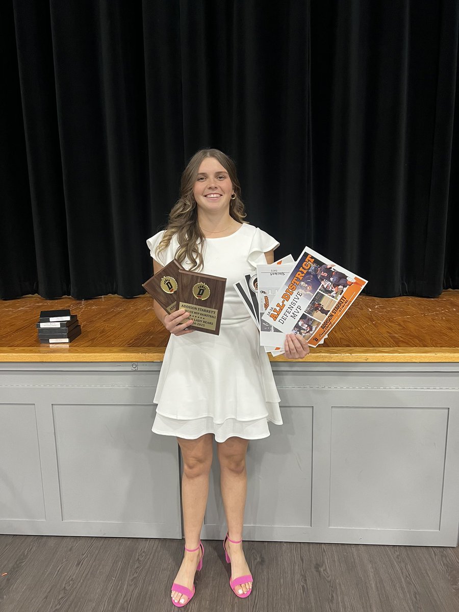 StarrettAddison's tweet photo. Basketball offensive MVP✅
Basketball first team all district and academic all district✅
Softball district defensive MVP✅
Softball team offensive MVP and academic all district✅ 
@Trisha_Ford
@JoelWorthington 
@becca_Mueller01
@DfwSho 
 @mayliebpitching
@FCARCorbitt https://t.co/JAeT2CfEV3