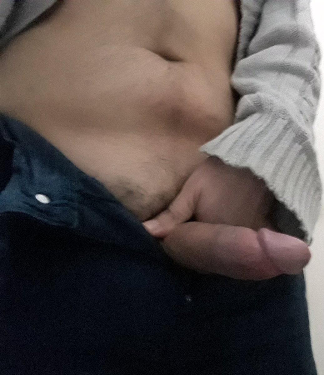 Hoje bateu uma vontade de mamar e meter num cuzinho mas como ninguem ta afim ne restou bater uma...