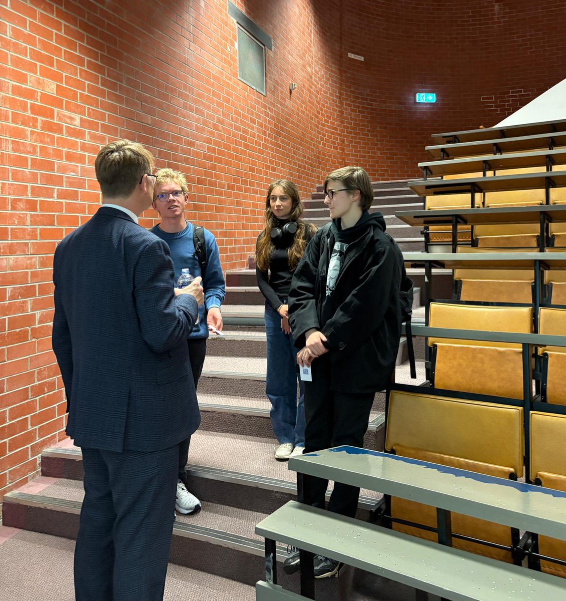 LMeredithEU's tweet image. Enjoyed a lively discussion with students at @VicUniWgtn on international security and defence.
In a fast-changing security environment,๐ช๐บ&๐ณ๐ฟ are stepping up:boosting defence capabilities, deepening partnerships, standing firmly for our values
#StandWithUkraine #StrongerTogether