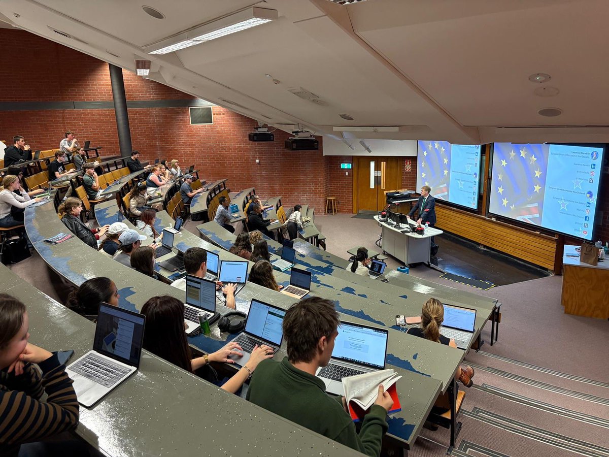 LMeredithEU's tweet image. Enjoyed a lively discussion with students at @VicUniWgtn on international security and defence.
In a fast-changing security environment,๐ช๐บ&๐ณ๐ฟ are stepping up:boosting defence capabilities, deepening partnerships, standing firmly for our values
#StandWithUkraine #StrongerTogether