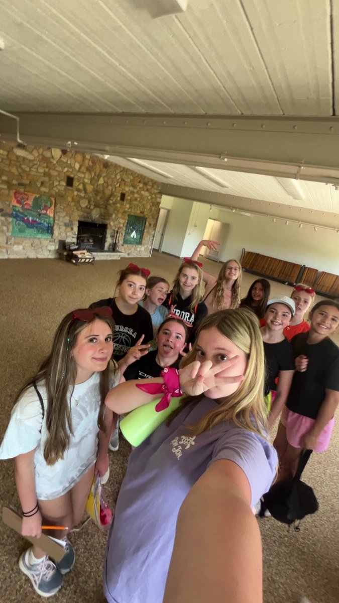 6thcamp's tweet photo. Selfie hikes https://t.co/eIWNpAyekO