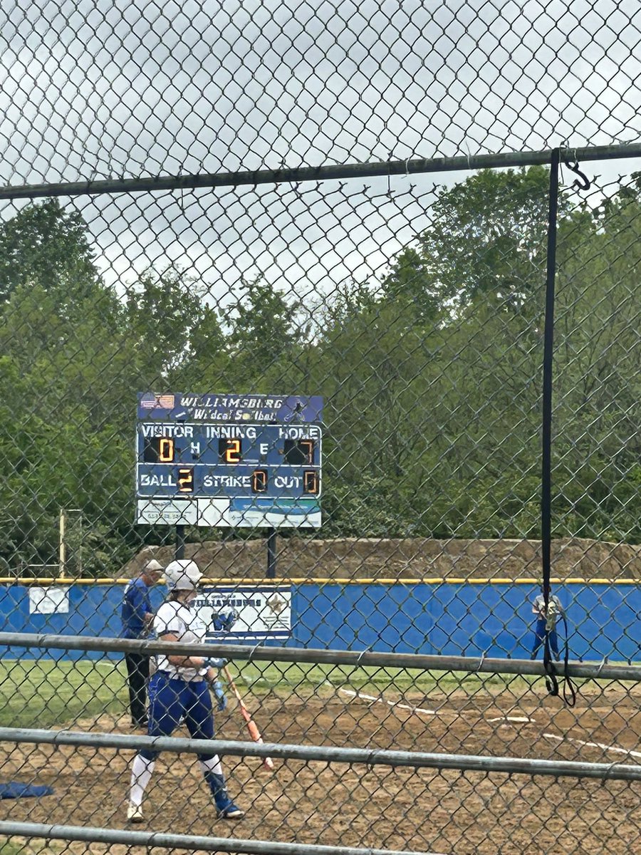 Ladycats up 7-0 over Mariemont in the 2nd inning