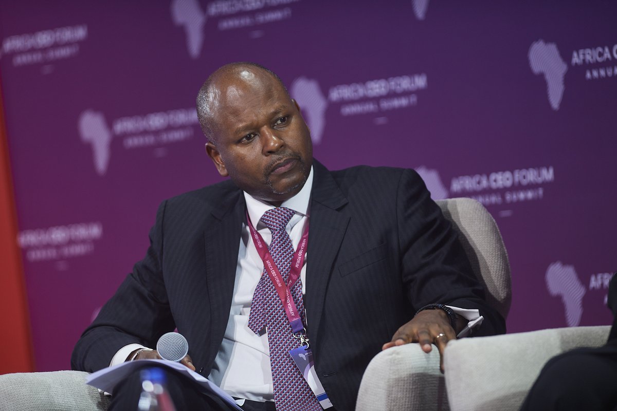 🇬🇳 At #ACF2025’s “Invest in Guinea” session, Prime Minister Amadou Oury Bah initiated thought provoking discussions on  bold reforms to boost trade. IFC’s @olivierbuyoya moderated talks on elements need to attract long-term investment.
#ACF2025