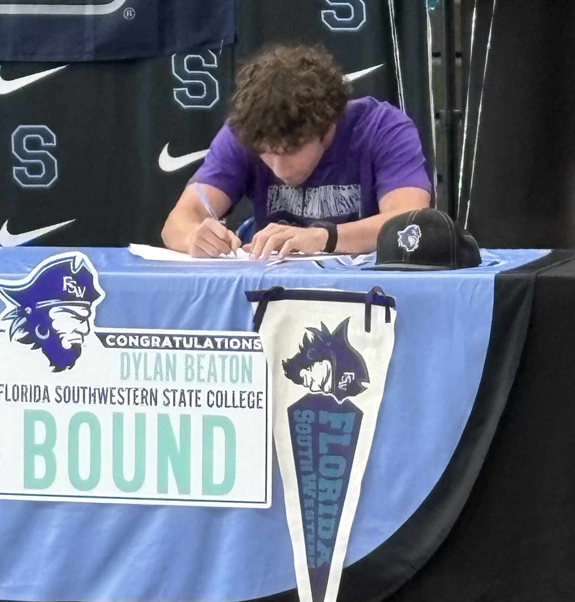 Signing day at Somerset. It’s the end of an era. I’m gonna miss my Stalli teammates and coaches. We had some great times and made some memories. Looking forward to the next chapter. Let’s go Bucs!!! <a href="/ZacCole_/">Zac Cole</a> <a href="/MelendezCollAdv/">Melendez Collegiate Advising</a> <a href="/FSWBucs/">Florida SouthWestern Buccaneers</a> <a href="/smith_cullen/">Cullen Smith</a>