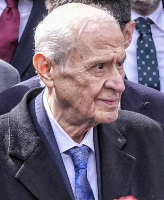Dün Ecevit ile dalga geçenlerin son hali..
Eeee etme bulma dünyası..!