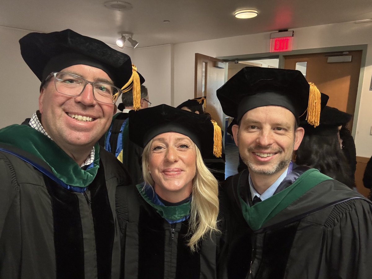 docbraunstein's tweet image. Had the privilege of hooding my mentee Dr. Mohammed Shah at @nyulisom medical school graduation. Also photo op my fellow faculty council leaders. Congratulations @nyulisom class of 2025! @NYULangoneLI