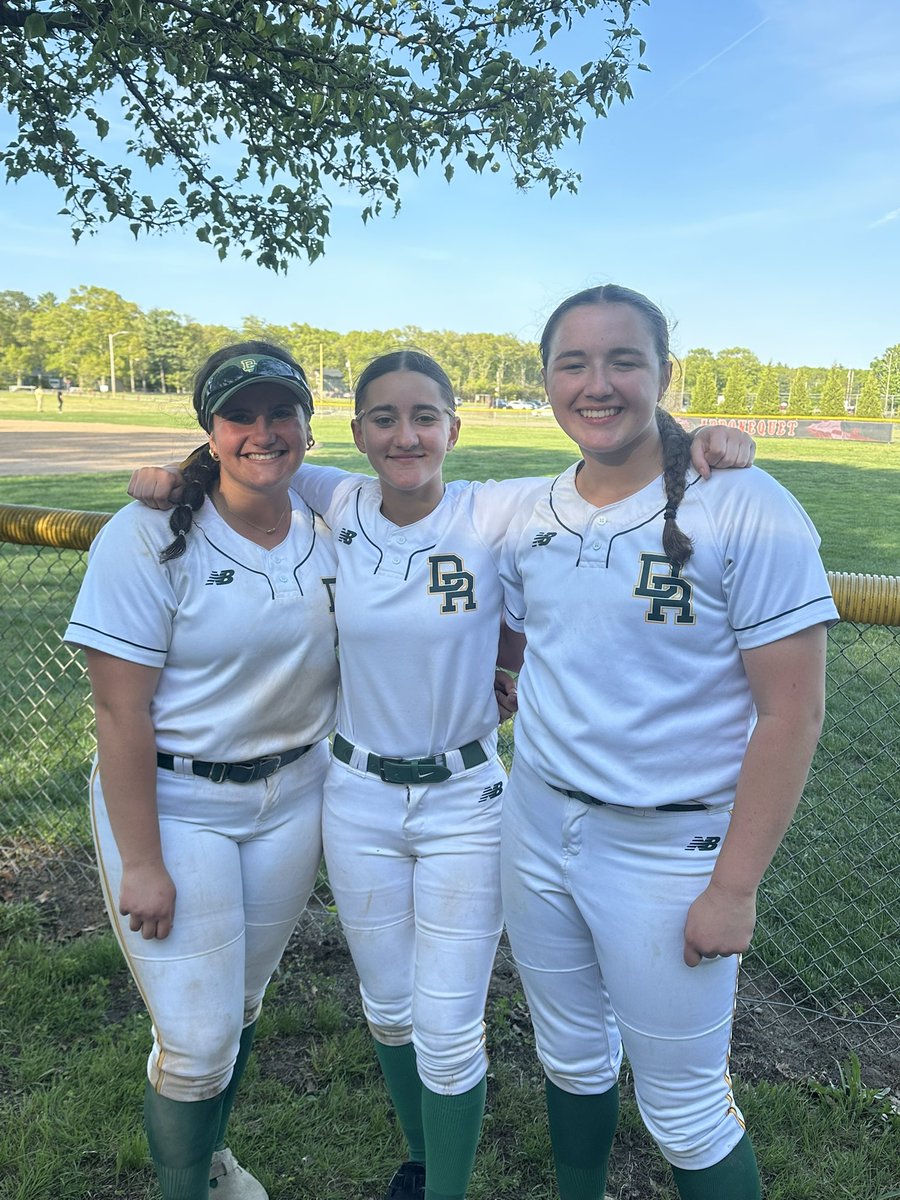 HUGE CONFERENCE WIN FOR DR TODAY! DR beat Apponequet 9-1 to win the SCC outright! Izzy Moss had herself a day with the go ahead RBI and some incredible defensive plays! Haleigh Kelley had 2 hits, 2 RBIs and 2 runs! Edy Latour was great on the mound striking out nine!