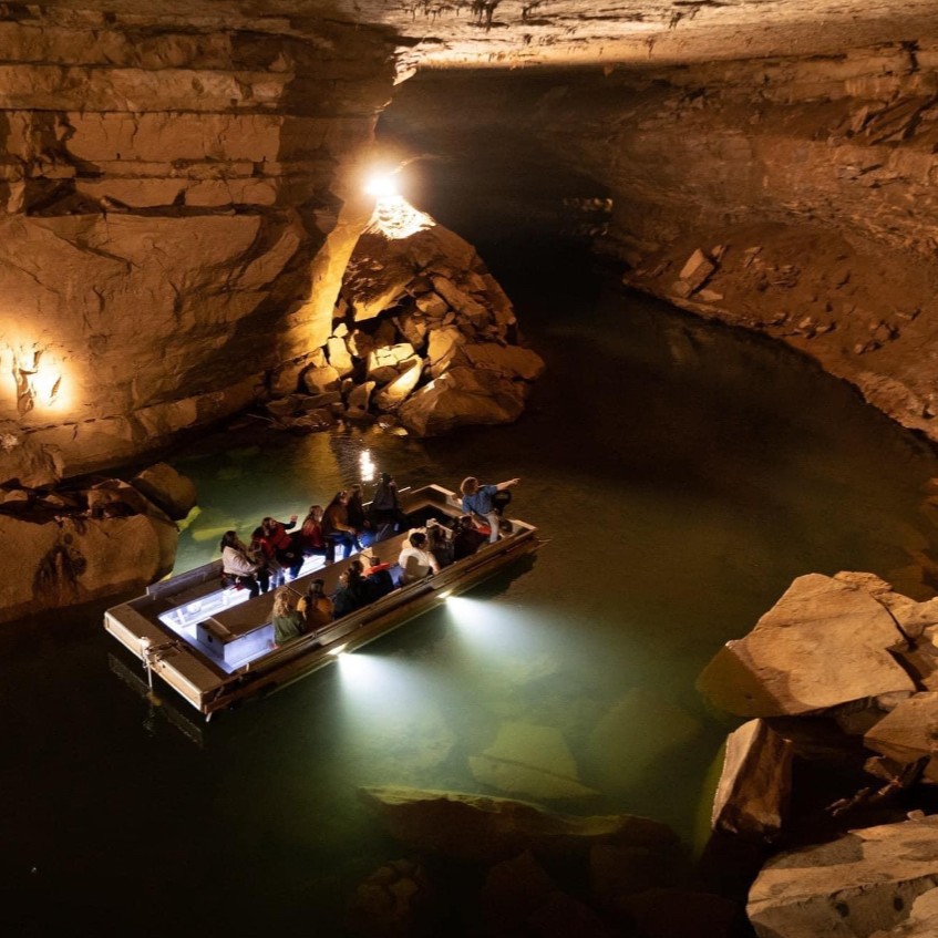 KentuckyTourism's tweet image. The Caves, Lakes, and Corvettes region is taking over our socials for a few days to offer up all of the good vibes for you cool cats. Did you know caves are ALWAYS a pleasant 58 degrees or so? Yep, way down we go! Check out caveslakescorvettes.com for all cave options.