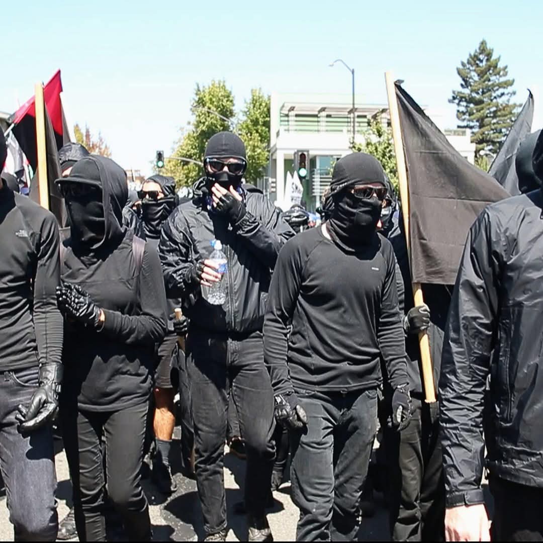 KCTHTX's tweet image. A thread: 1/3
“Accuse the other of that which you are guilty.”
Joseph Goebbels - N*zi Propaganda Minister
For years, the modern Left has screamed “fascist!”
at anyone who dares to challenge their agenda.
But when we examine actual N*zi tactics, and compare them to the…