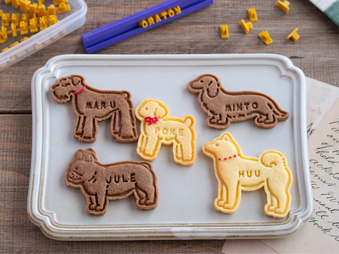 ハンドメイド　オーダー受付ページ　　♡クッキー　仲良しわんこ　パネル♡ ꕤオーダークッキー缶ꕤ バースデークッキー缶🎂 黒チワワちゃん
