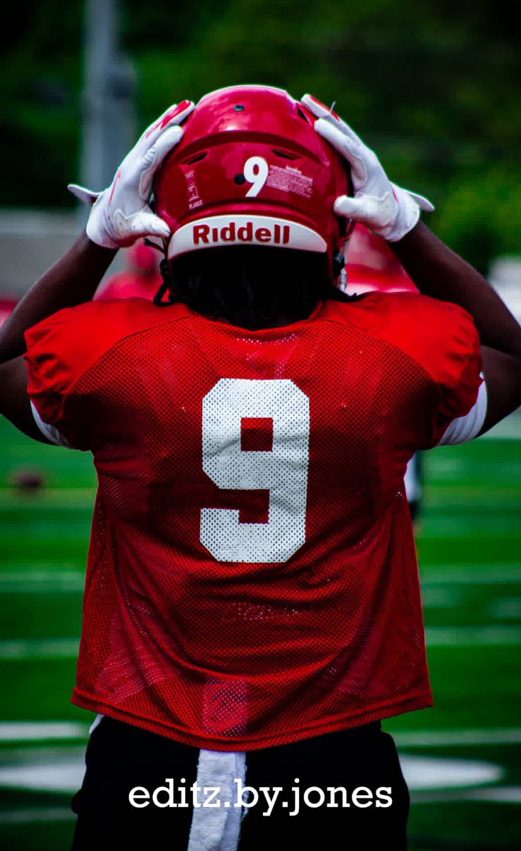 New number. New mindset. New journey. 🌧️🏈
Last year we didn’t have a great season this year we’re rewriting the story.
Grateful for Coach’s of Dalton High and the new energy at Dalton.
Played through the rain, and still brought the fire.
#SophomoreSeason
#Number9 #SpringGame