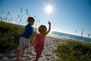 Discover_SC's tweet image. Summer is coming, y&apos;all! ☀️ Here&apos;s how to spend it with family in the Palmetto State. brnw.ch/21wSB6e #DiscoverSC