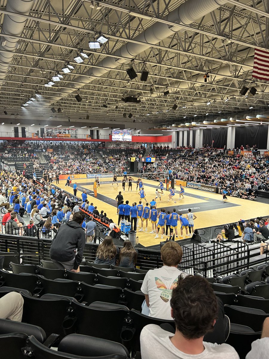 We are underway in Columbus #NCAAMVB ⁦<a href="/LBSUMVB/">Long Beach State Men’s VB</a>⁩  VS ⁦<a href="/UCLAMVB/">UCLA M. Volleyball</a>⁩