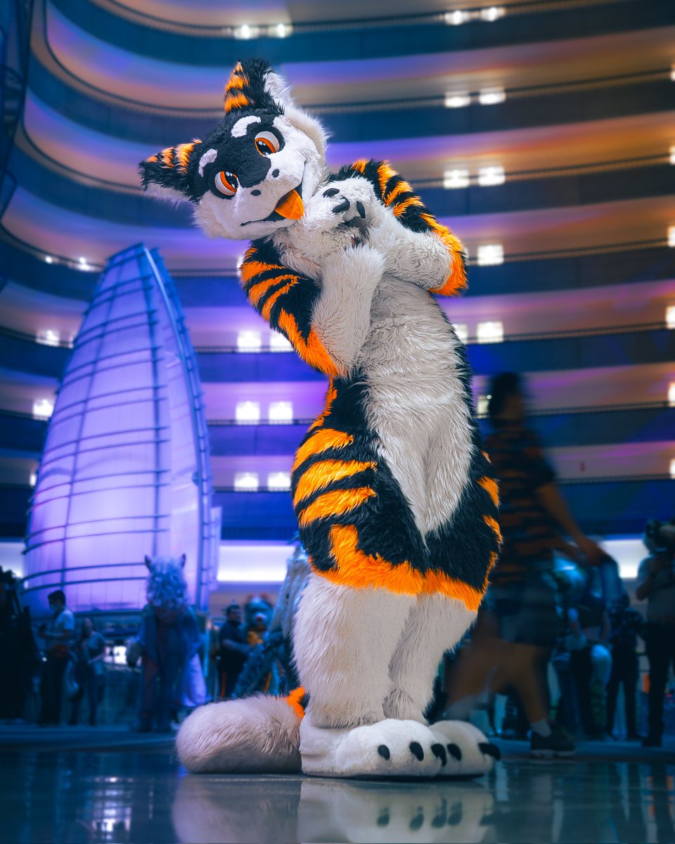 Sox (@silysox) on Twitter photo Thank you everyone for putting up with my silliness! Safe travels home everyone! :>
#FWA2025 #FWA25 #furry #fursuit
📷 <a href="/Valckan/">Valckan 🔜 MP</a> Thank you everyone for putting up with my silliness! Safe travels home everyone! :>
#FWA2025 #FWA25 #furry #fursuit
📷 <a href="/Valckan/">Valckan 🔜 MP</a>