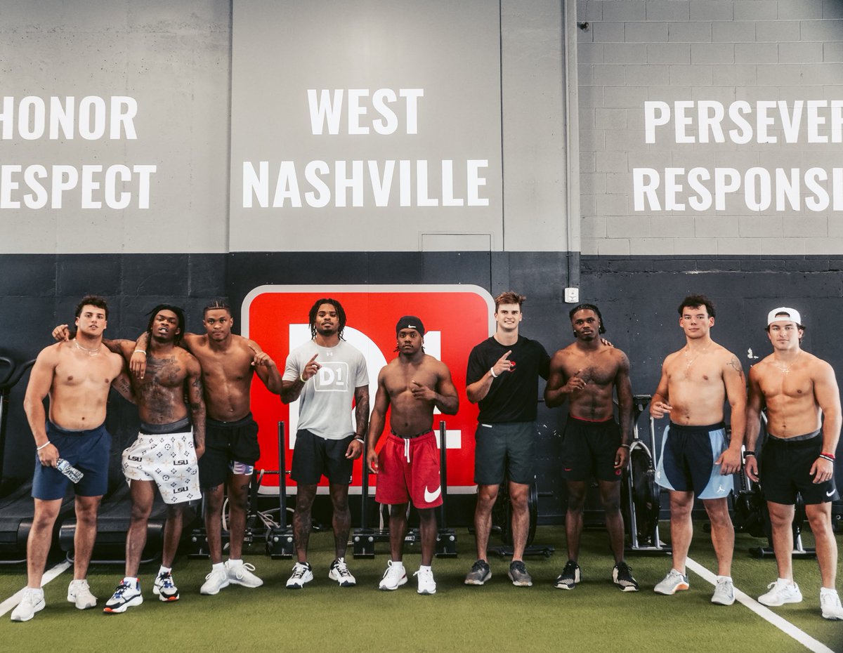 Great way to start the week with this college crew.
Represented here
OU
UGAx2
LSU
Marshall
Southern Miss
Memphis x2
K State
Indiana 

You are a product of who choose to surround yourself with! If you’re in town and looking for work 1:30-3 we’ll be working.