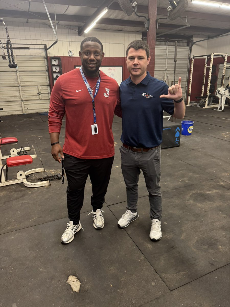 Kendrick Crumedy, M.A. (@coach_crumedy) on Twitter photo Huge THANK YOU to <a href="/CoachBrownUTSA/">Coach Zach Brown</a> <a href="/UTSAFTBL/">UTSA Football đ</a> for stopping through Jasper, America to recruit <a href="/JHSBulldogFB/">Jasper HS Football</a> .. #Believe #BeADawg Huge THANK YOU to <a href="/CoachBrownUTSA/">Coach Zach Brown</a> <a href="/UTSAFTBL/">UTSA Football đ</a> for stopping through Jasper, America to recruit <a href="/JHSBulldogFB/">Jasper HS Football</a> .. #Believe #BeADawg