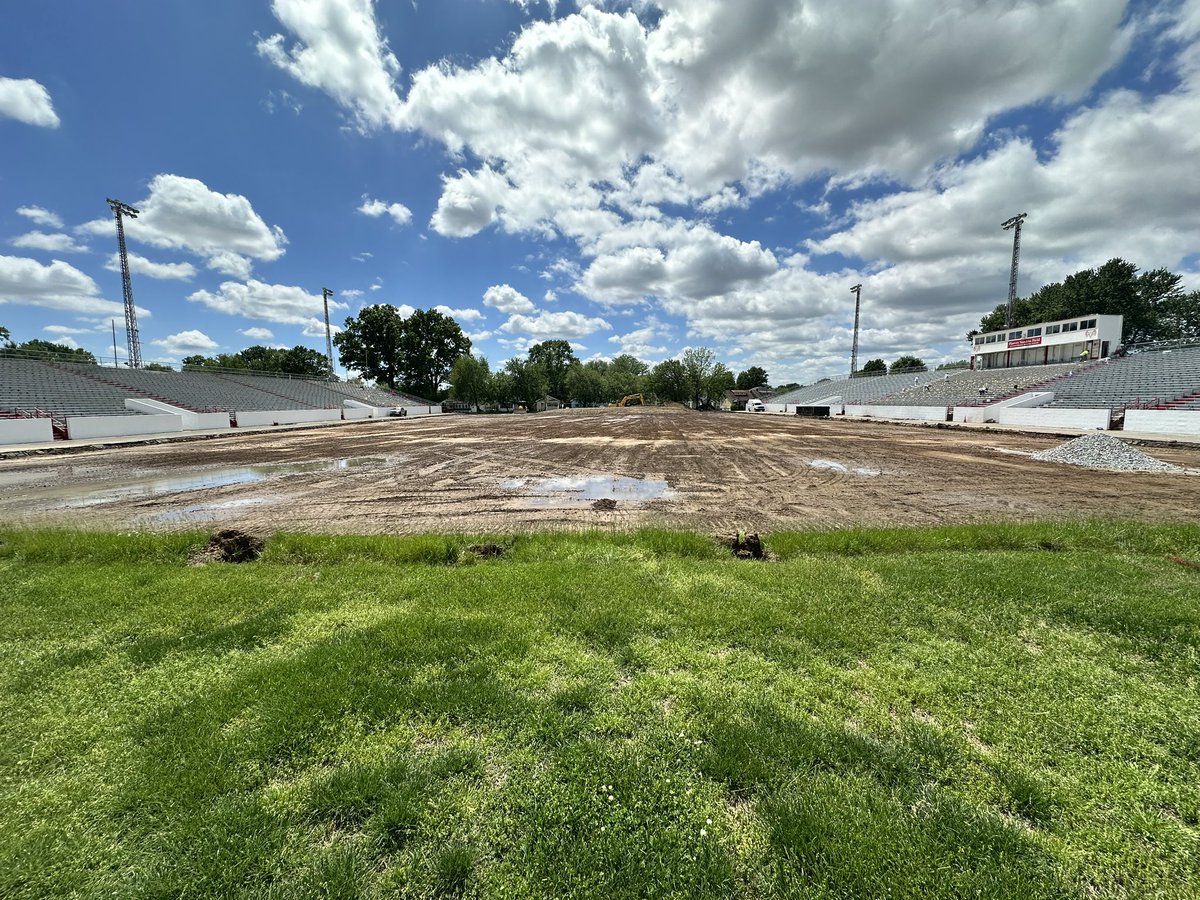 Manual Athletics would love your support! Click the link below to support the Manual Stadium Renovation. 

zeffy.com/en-US/peer-to-…