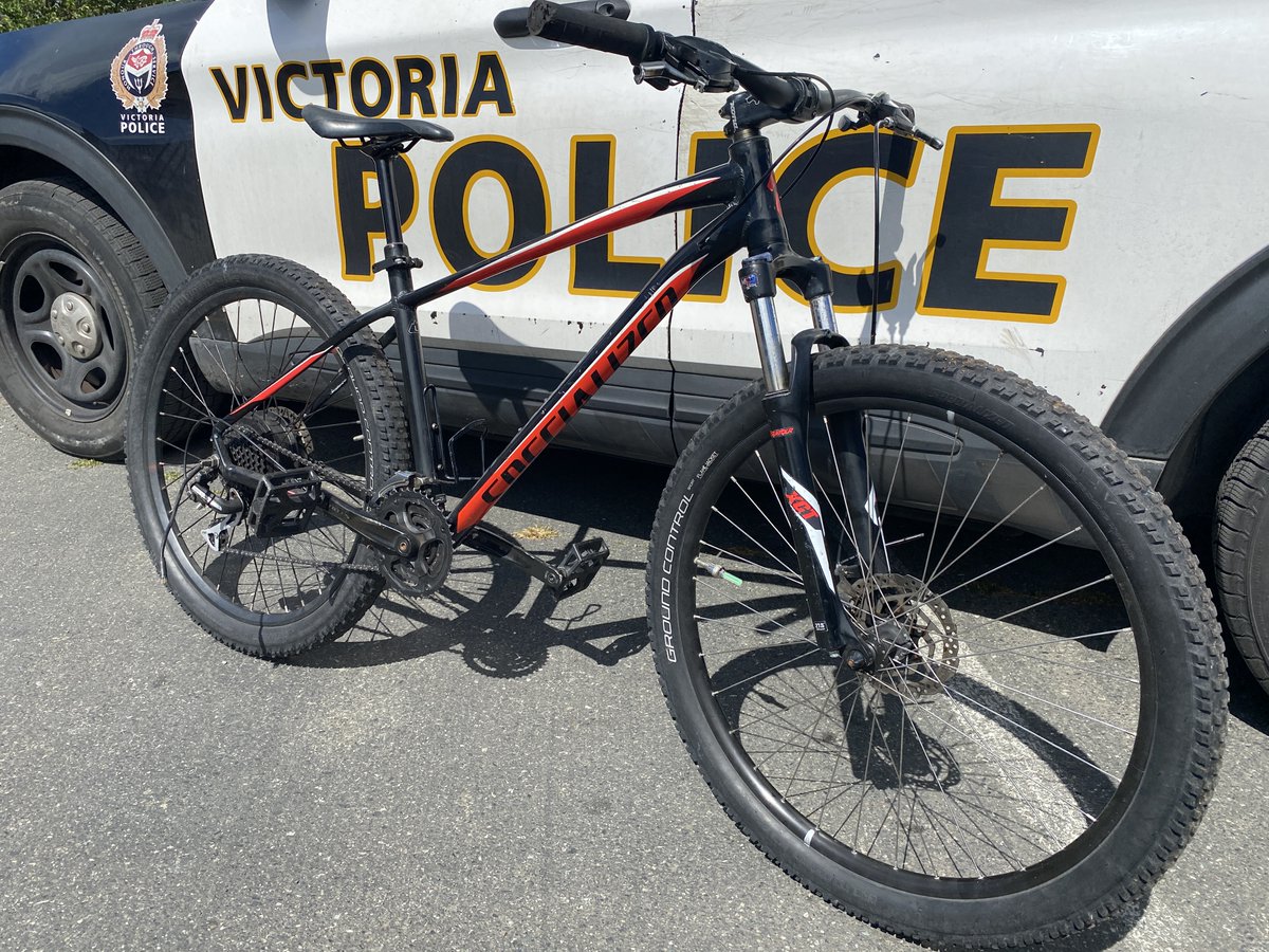 vicpdcanada's tweet photo. Get back on track! We've recovered some bikes that may be yours. Please call 250-995-7654 ext. 1 to reclaim your ride.

1. Red Specialized | File # 25-17119
2. Blank Giant Cypress | File # 25-17128
3. White Quest Hub Ebike | File # 25-17097 https://t.co/ItiJgrvB5Q