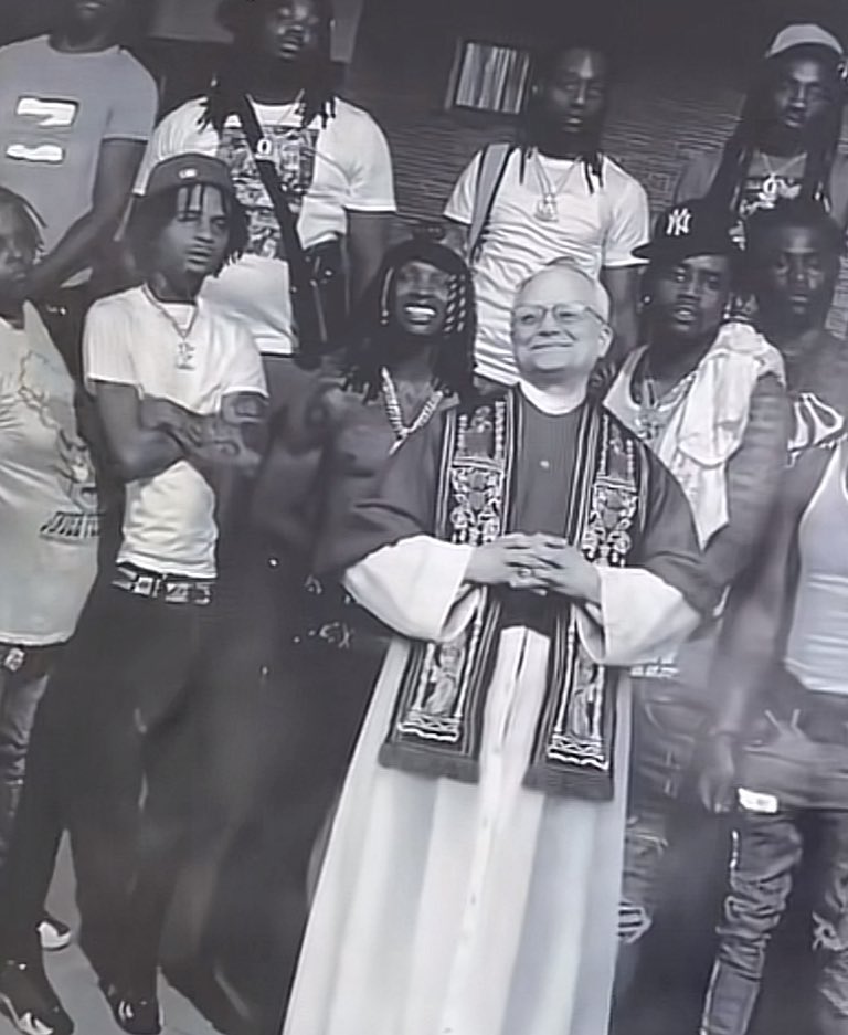 Richard Alexander Pace (@id1067352994) on Twitter photo <a href="/swordfurnace/">Sword Furnace</a> Old photo of the “new pope”
Whoever participated in killing the “pope Francis” must surrender immediately or will die violently.
Vatican 🇻🇦
_ Richard Alexander Pace <a href="/swordfurnace/">Sword Furnace</a> Old photo of the “new pope”
Whoever participated in killing the “pope Francis” must surrender immediately or will die violently.
Vatican 🇻🇦
_ Richard Alexander Pace