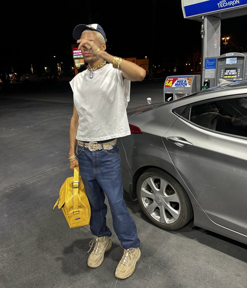 chrisnfinity's tweet image. #flyguy