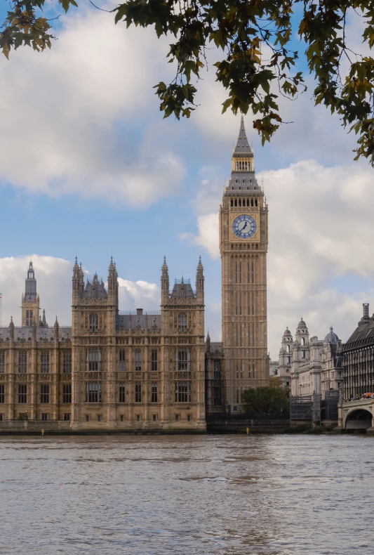 London on a sunny day is very beautiful weather. 😍