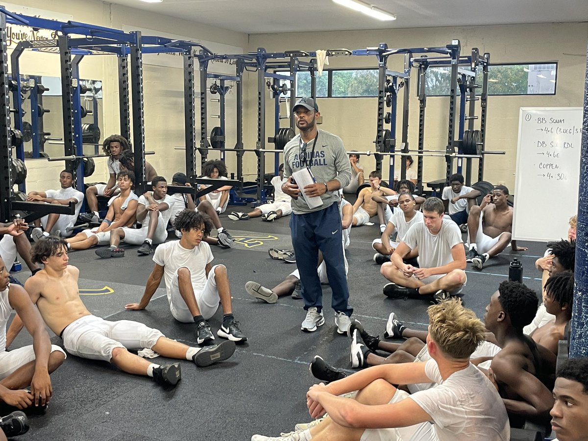 Aquinas Football (@sta_football) on Twitter photo 🔹🔸 Give God your best effort on a consistent basis and you’re certain to be the best version of yourself.🔸🔹
#FTF
#Brotherly_Love
#YouGoWeGo
<a href="/CoachHarriott/">Roger Harriott</a> 🔹🔸 Give God your best effort on a consistent basis and you’re certain to be the best version of yourself.🔸🔹
#FTF
#Brotherly_Love
#YouGoWeGo
<a href="/CoachHarriott/">Roger Harriott</a>