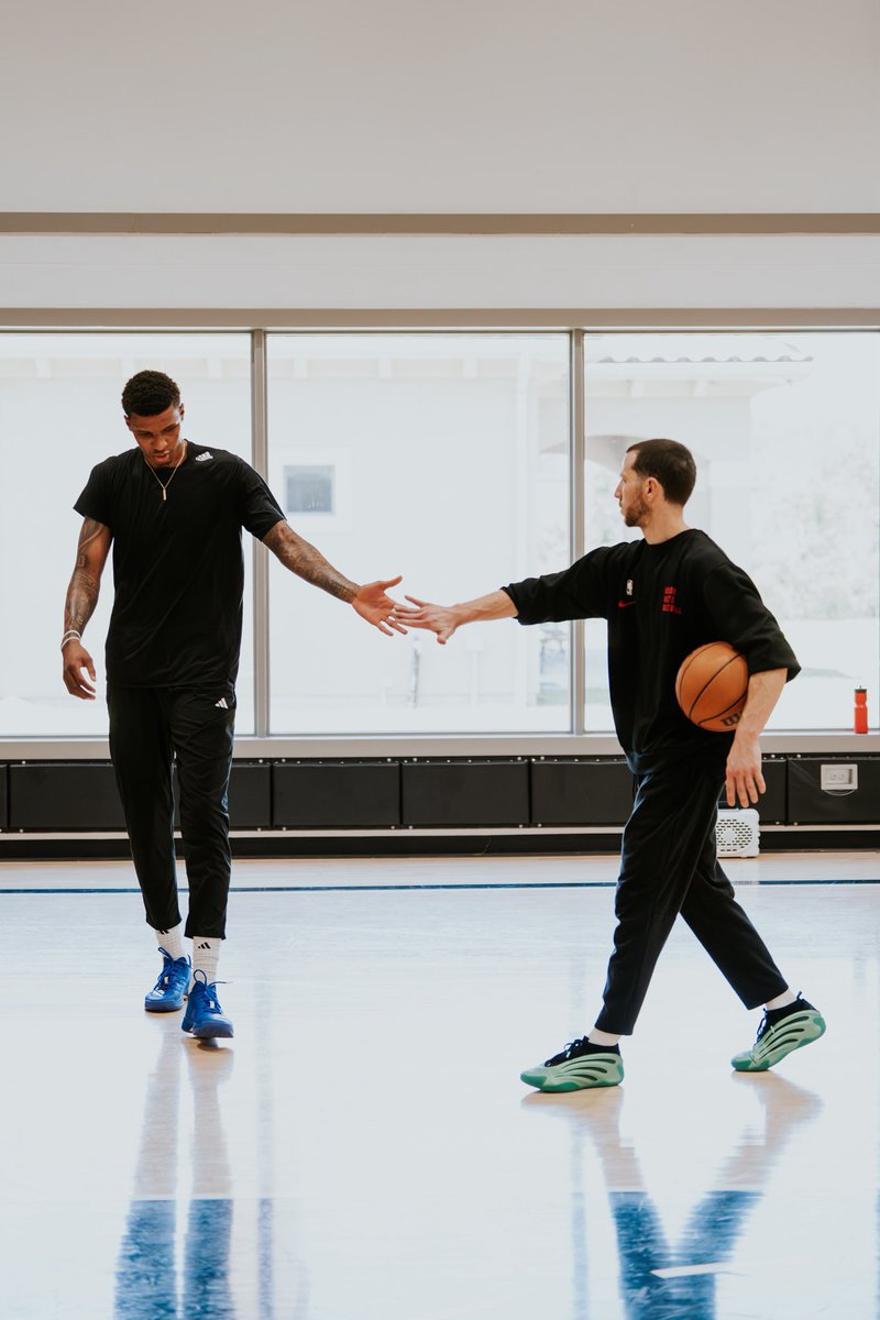 Aaron Miller (@ebtmiller) on Twitter photo NBA off-season starts NOW!
Elite work with Jabari Smith Jr. from the Houston Rockets π π
<a href="/jabarismithjr/">Jabari Smith Jr</a> NBA off-season starts NOW!
Elite work with Jabari Smith Jr. from the Houston Rockets π π
<a href="/jabarismithjr/">Jabari Smith Jr</a>