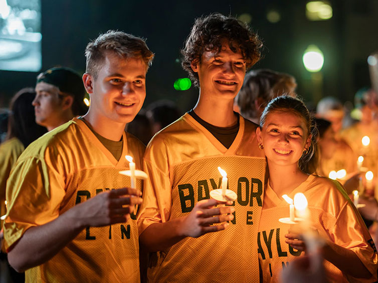 Lots of things can derail a college student: family problems, loneliness, grades, finances, etc.

Nationally, only 75% of freshmen each fall make it back for their sophomore year.

But at Baylor, MORE THAN 90% of freshmen return to continue toward their degrees. #SicEm