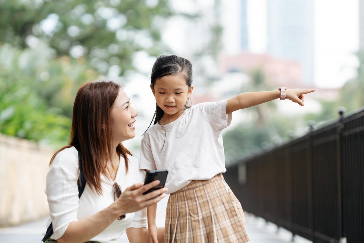 Hester Zitvast schrijft over dat wat haar opvalt in het nieuws of het dagelijks leven. Deze keer over locatietracking: „Het middel is er, dus waarom niet inzetten? Omdat wij vroeger wél uren en uren van de radar waren en onze ouders het idee wél trokken... telegraaf.nl/vrouw/16047188…