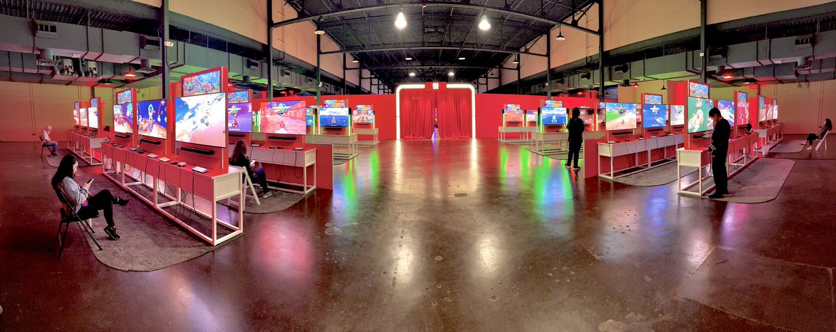 JonathanMoon's tweet image. Recently got to work for @NintendoAmerica @NintendoSwitch 2 preview event. They set up three 15 foot LED walls, all in 4K. And over 200 gaming stations, each with Samsung 4K OLED TVs and Bose sound bars. 
@MoonMediaTV