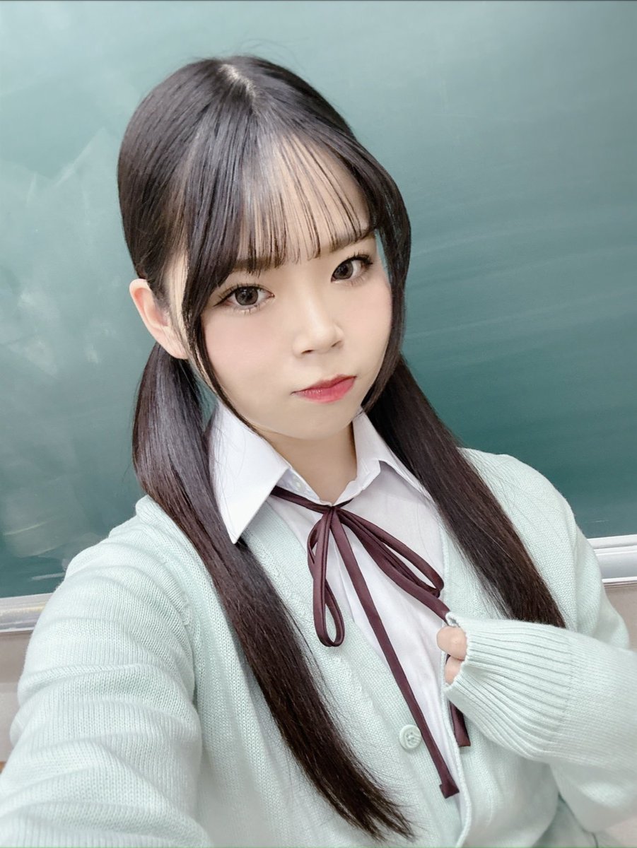 mi_kot07's tweet photo. おはようございます〜
SNS、そろそろちょっとずつ動かしていこうかな〜って思ってます！
かわいくなりたいし、自分のこともちゃんと整えていきたいなって。
無理せず、でも続けていけたらいいな。
よかったら見ててね〜( *´꒳`*) https://t.co/3rLIS158SH