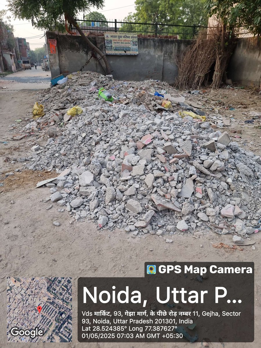 NEWSONEINDIA24's tweet image. यहां से मलवा जल्द से जल्द उठवाया जाए वीडीएस मार्केट गेझा सेक्टर 93 नोएडा 
@noida_authority @CeoNoida