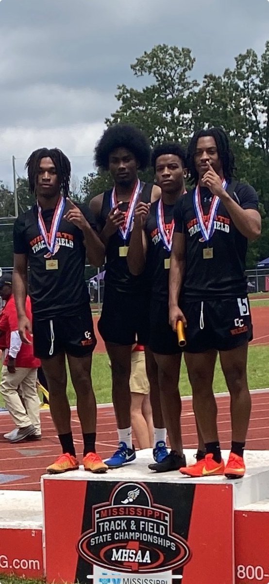 Congratulations to these 4x200 meter relay state champions!

#CalhounCity | #CityPride