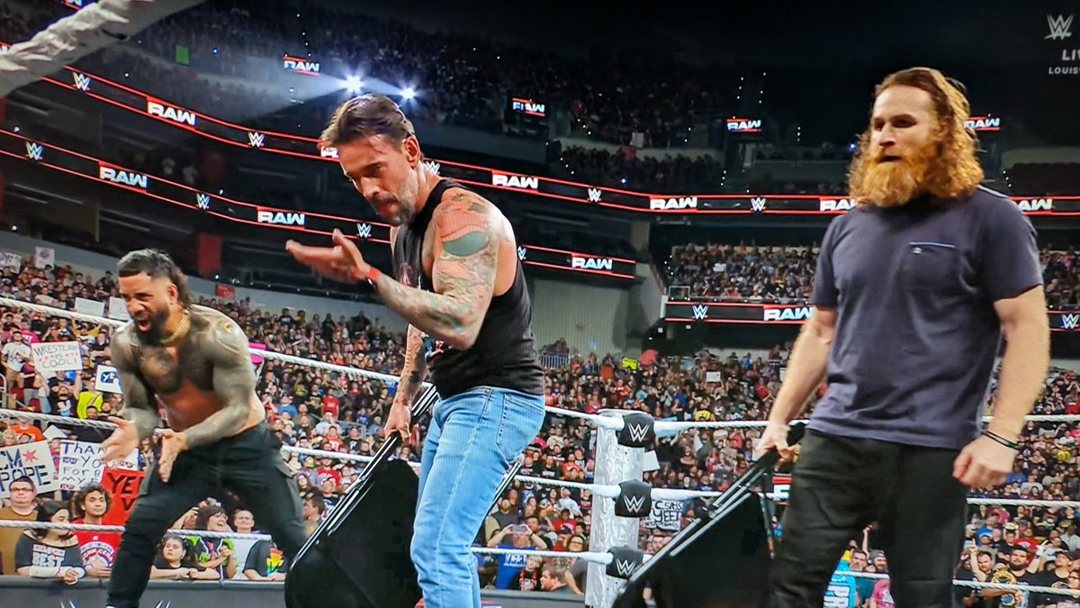 mxrcyshixld's tweet image. Plan B.

There&apos;s always a plan B.
#WWERaw