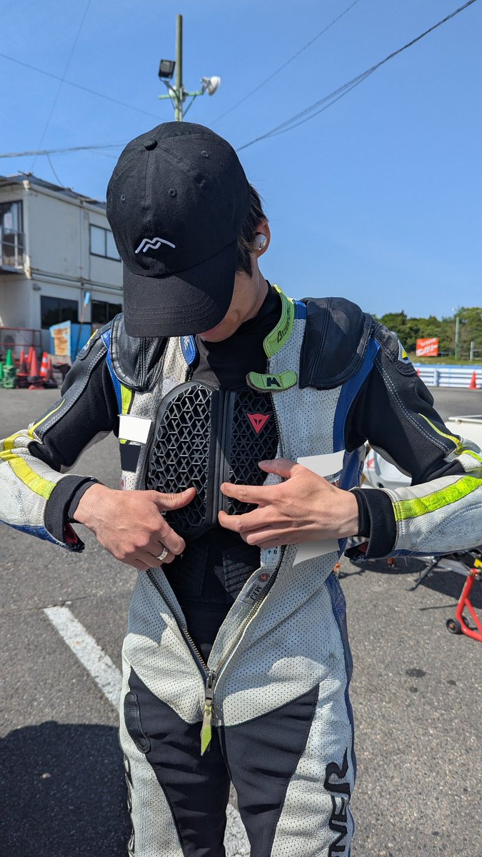 ダイネーゼ大阪限定T ダニ・ペドロサ選手サイン入りDainese