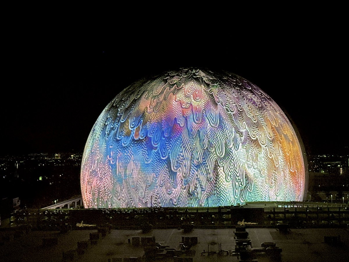 JonathanMoon's tweet image. A week of room views at the sphere were pretty cool!

@JonathanMoon @MoonMediaTV @thespherevegas #TheVenetianLasVegas
