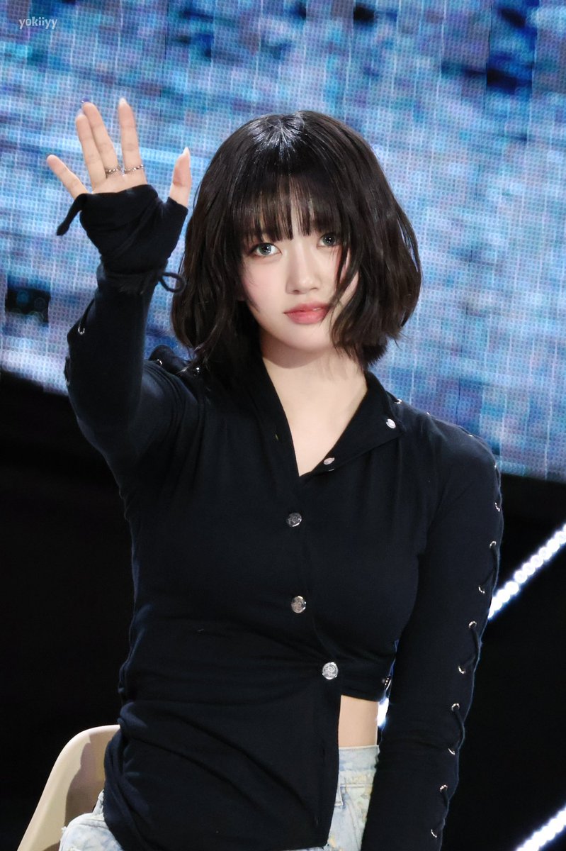 sooinspic's tweet image. Showcase

#MEOVV #DROPTOP
#미야오 #수인 #SOOIN

cr. yokiiyy_