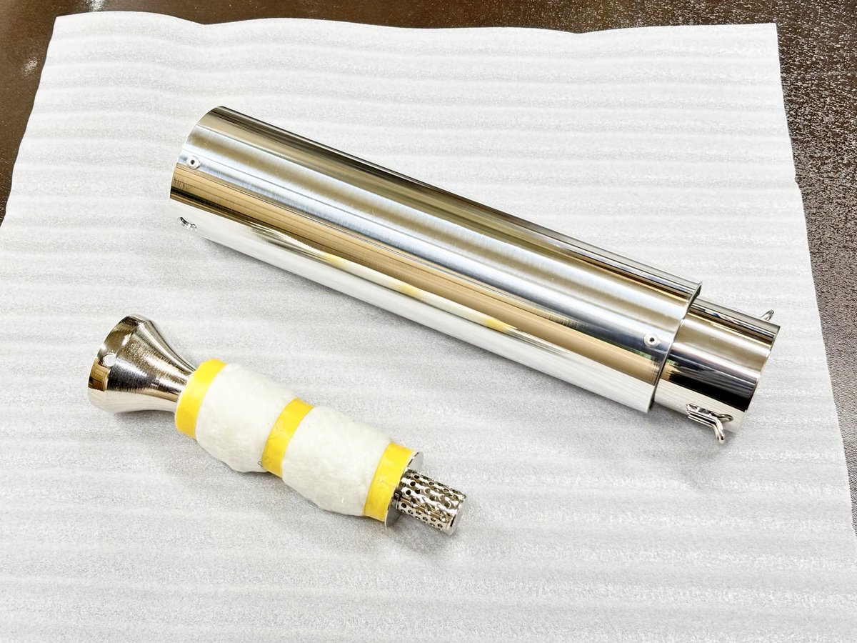 Z900RS用特注サイレンサー 研ぎ澄まされたサウンドが、闘争心を