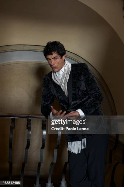 VastineB's tweet photo. Oh, my.
There has ever been only ONE image I intended for Giovanni in "Joseph's Coat" (and for Enrico in the sequels).
#AlessandroGassmann #ItalianMan #DreamMan #writinginspiration https://t.co/u3NGaCRTpv