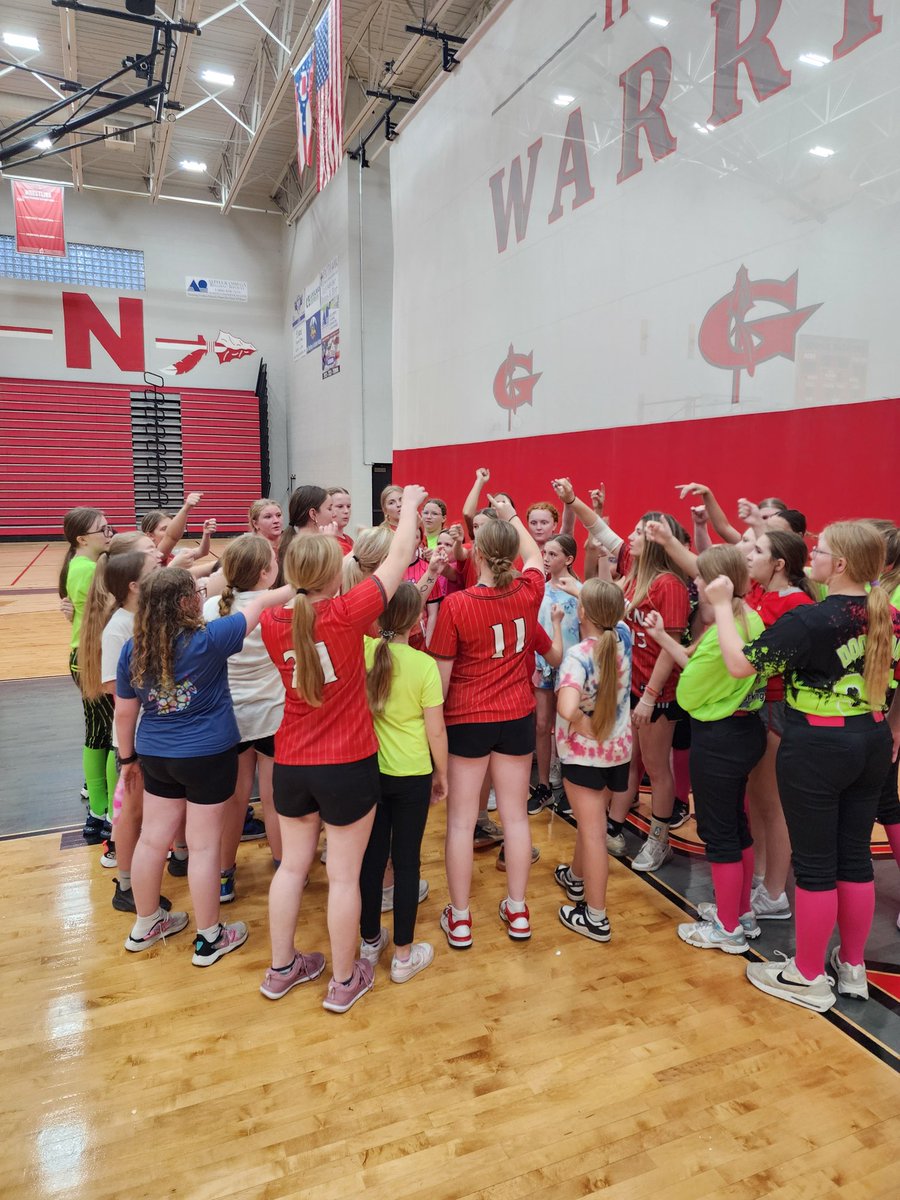 That’s a wrap on our 2025 Softball Clinic!
Huge thanks to all the athletes, families &amp; coaches who made it a fun, successful evening!
We loved the energy, hustle &amp; smiles—keep grinding!

#SoftballClinic2025 #GirlsWhoPlay #SoftballFamily #FutureStars 🥎♥️🩶👏🏼