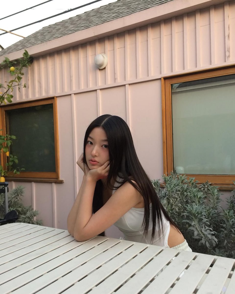 이로 tweet media
