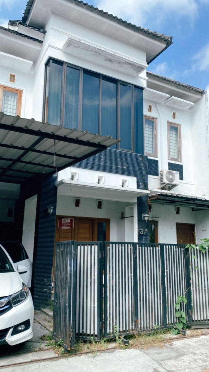 ultramilkchocho's tweet photo. Rumah 2 Lantai Dalam Ringroad Jogja – Cuma 10 Menit ke Malioboro!
Harga turun dari 1,5 M jadi 1,3 M NETT
SHM, 2KT, 2KM, halaman belakang luas (bisa buat kolam renang!)
Cocok untuk hunian/investasi
Minat? DM aja sebelum keduluan! https://t.co/QZex0BINMu