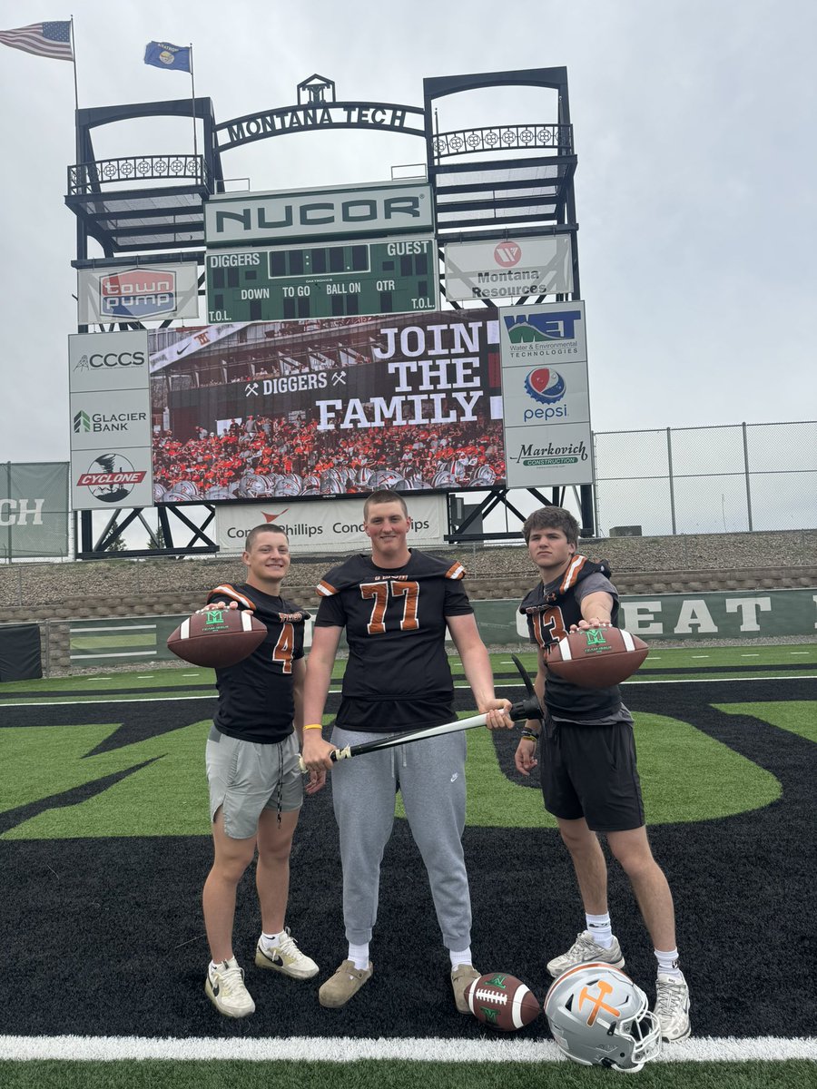 Thank you <a href="/CoachKyleSamson/">Kyle Samson</a> for inviting me come out to the junior day! <a href="/CoachThatcher/">Dan Thatcher</a>