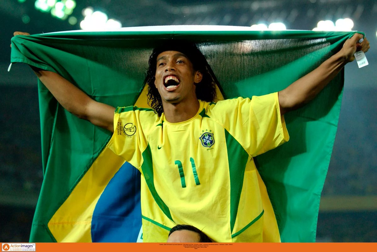 Guarden tweet Raphina se convierte en Ronaldinho y le da el sexto mundial a Brazil