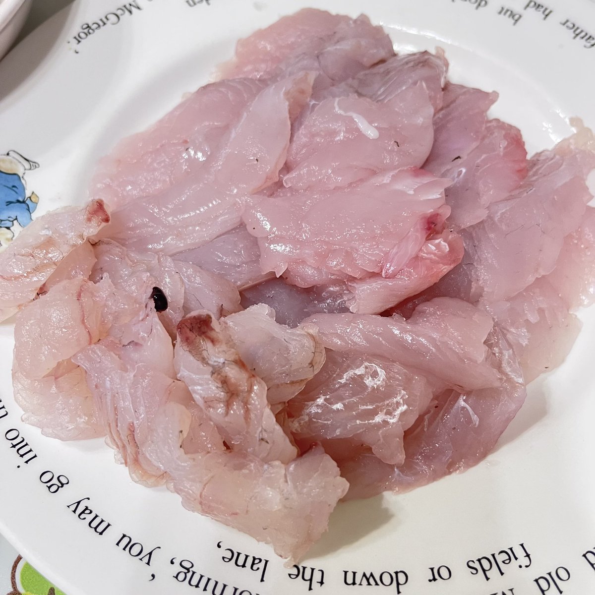 昨日は小学生以来の海釣りたのしかった～～
死ぬほど釣れて食べまくった…！