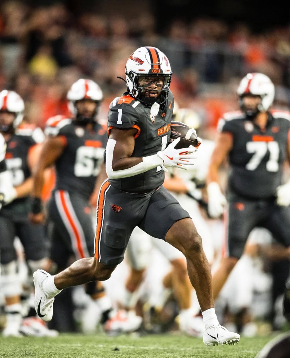 Donte Grant (@dgrant2027) on Twitter photo Thank you to my teammates, coaches and family for helping me earn an offer from <a href="/BeaverFootball/">Oregon State Football</a> !
<a href="/CoachPickOC/">Coach Ray Pickering</a> Thank you to my teammates, coaches and family for helping me earn an offer from <a href="/BeaverFootball/">Oregon State Football</a> !
<a href="/CoachPickOC/">Coach Ray Pickering</a>
